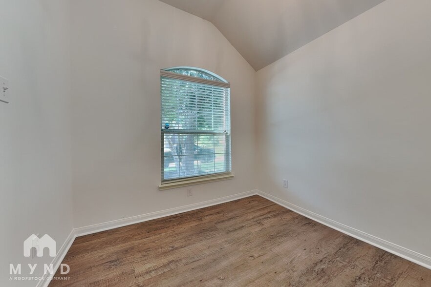 Building Photo - 14 E Sage Creek Pl