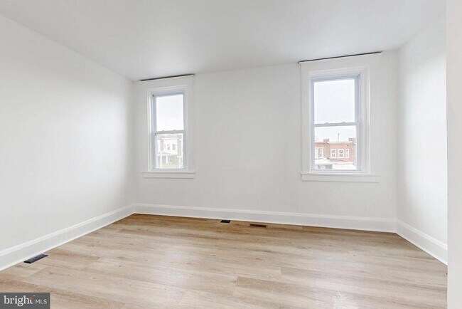 Building Photo - 2320 W Lexington St
