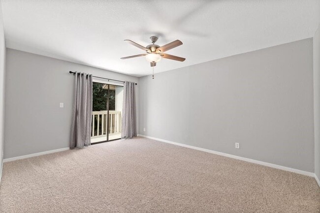 Building Photo - 1930 Holly Hill Dr