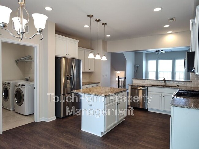 Building Photo - 513 Dulaney Dr