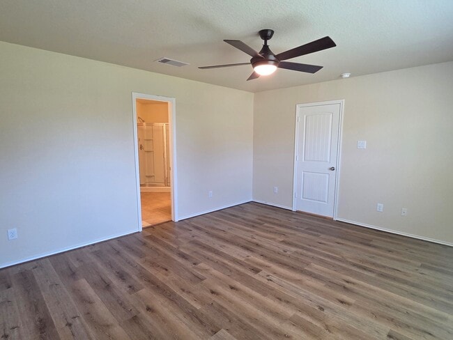 Building Photo - 19115 Shire Horse Blvd