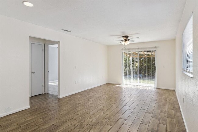 Building Photo - 1336 Fairway Dr