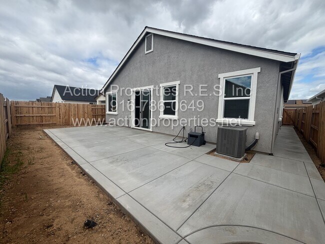 Building Photo - Action Properties Offering Roseville Solar: Inspiration Village Community Gated: 3 Bedroom 3 Bath...