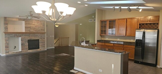 Building Photo - 2625 Christie Dr