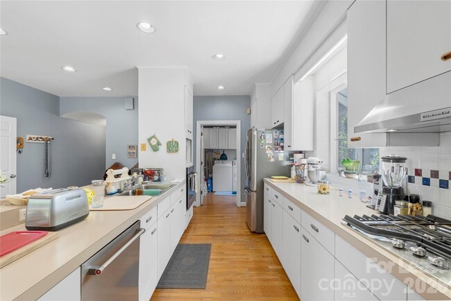 Building Photo - 1610 Park Rd