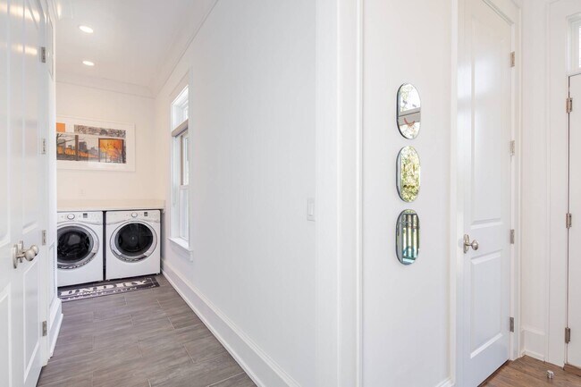 Building Photo - 20 Lighthouse Ln