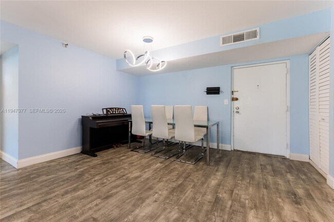 Building Photo - 290 174th St St