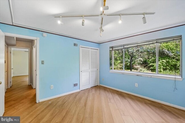 Building Photo - 5011 Sentinel Dr