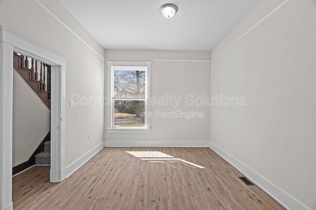 Building Photo - 6811 Etzel Ave