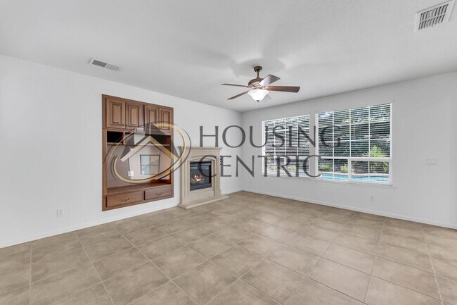 Building Photo - Beautiful Executive Home w/ Pool on 1/2 Ac...