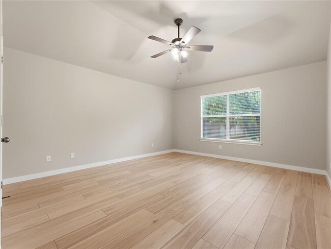 Building Photo - 1004 Downridge Dr