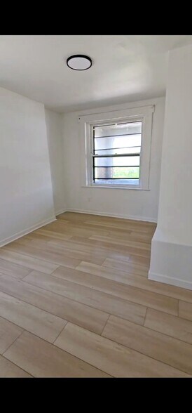 Building Photo - 311 Hilton Pl
