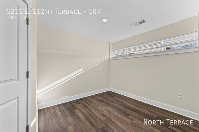 Building Photo - 5211 E 112 Terrace