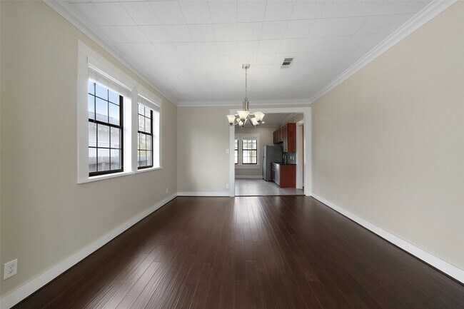 Building Photo - 309 Pecore St