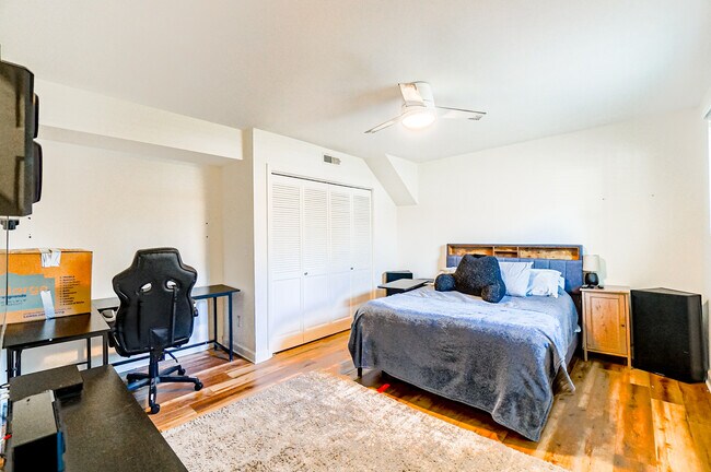 Lower Level Bedroom - 5321 Providence Rd