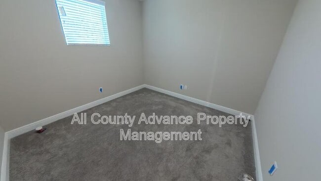 Building Photo - 2268 Spring Lake Ct