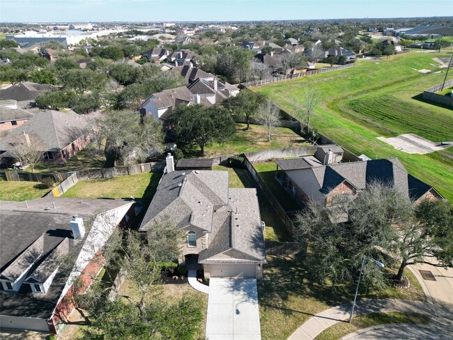 Building Photo - 21123 Amber Crossing Dr