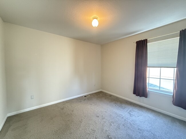 Building Photo - 4875 S Ridgeside Cir