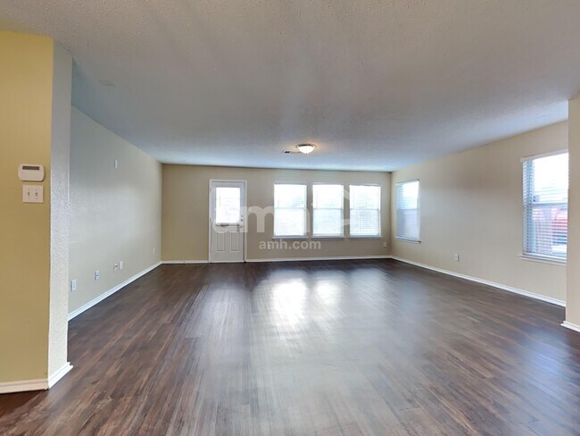 Building Photo - 115 Clover Leaf Ln