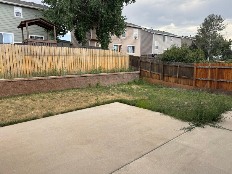 Building Photo - 2271 Woodpark Dr