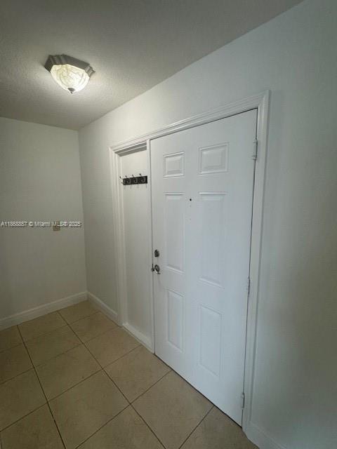 Building Photo - 9351 Fontainebleau Blvd
