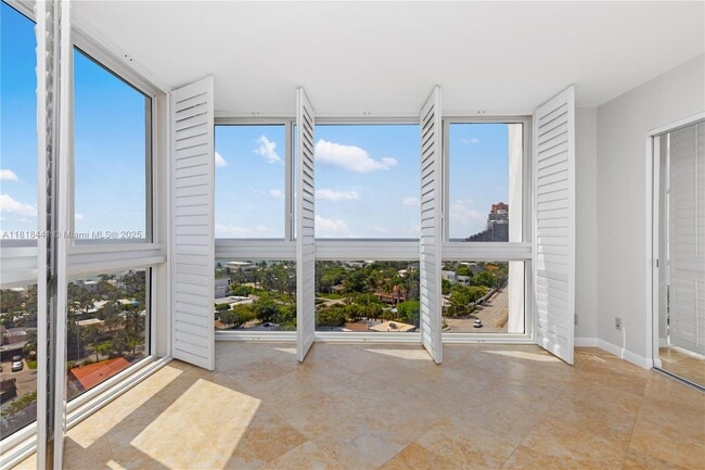 Building Photo - 2715 N Ocean Blvd