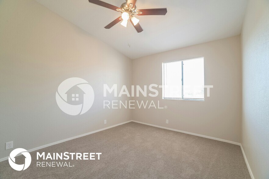 Building Photo - 5212 N 73rd Ln