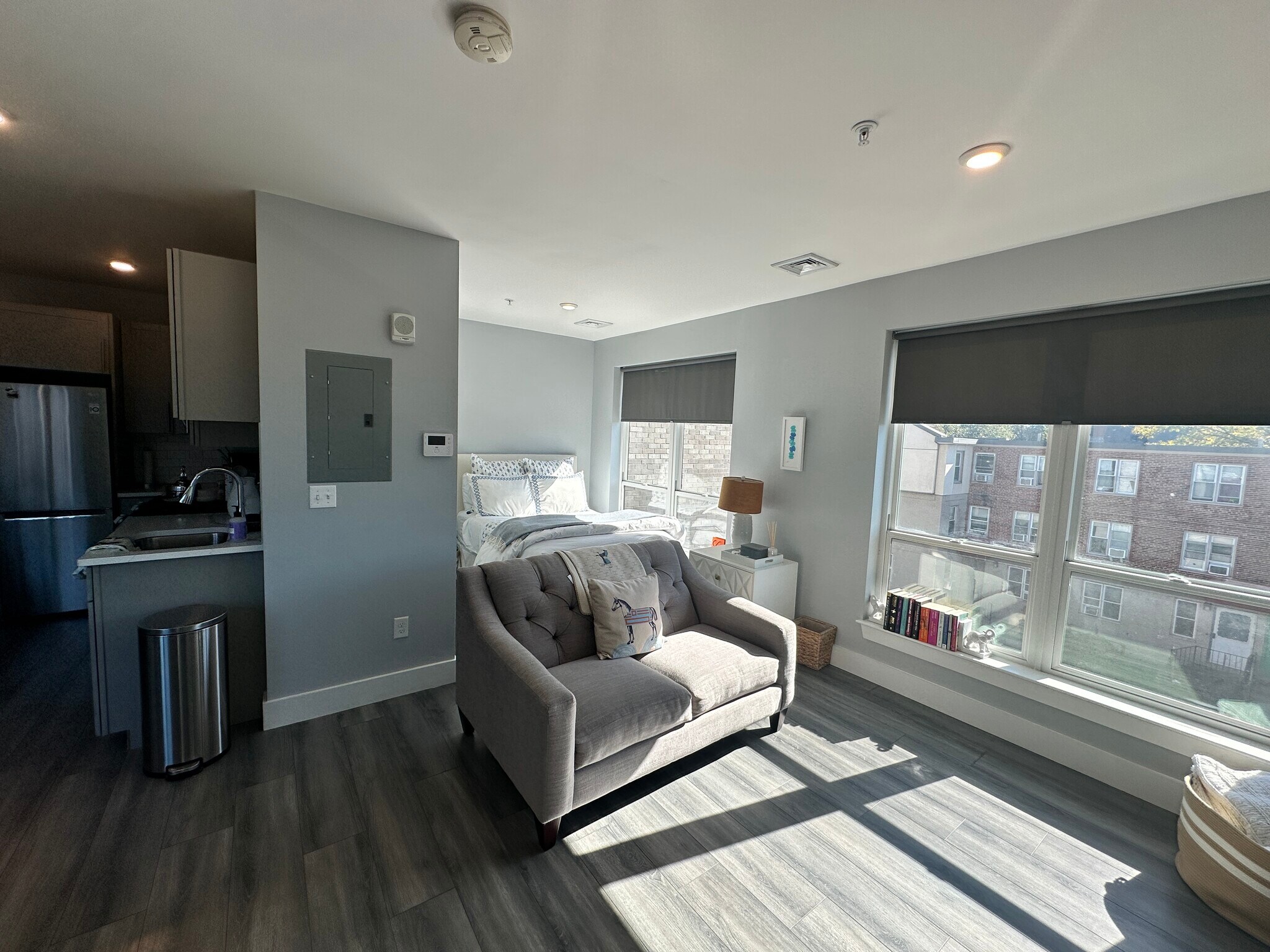 Building Photo - 55 W 5th St