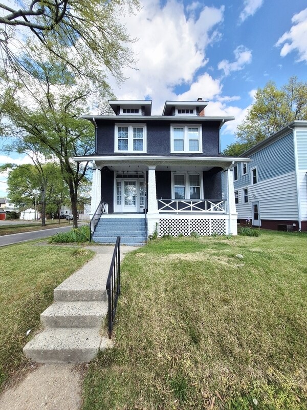 Building Photo - 2723 Fendall Ave