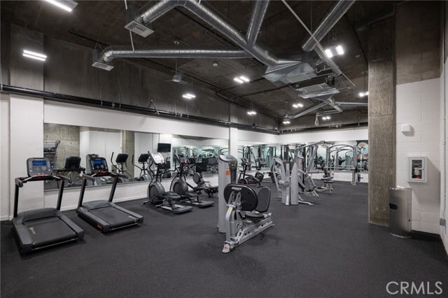 Building Photo - 709 E Walnut St