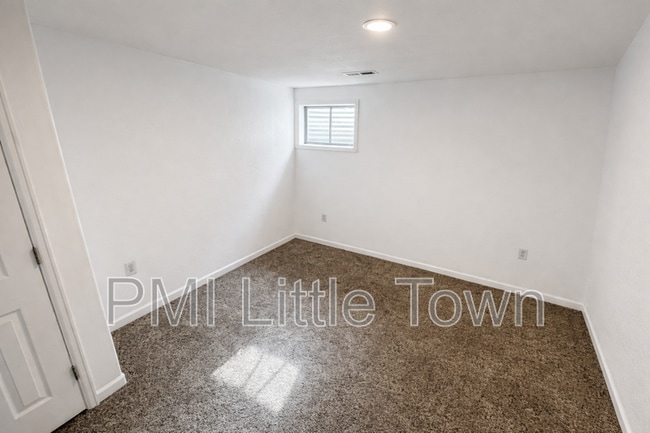 Building Photo - 8975 S Coyote St