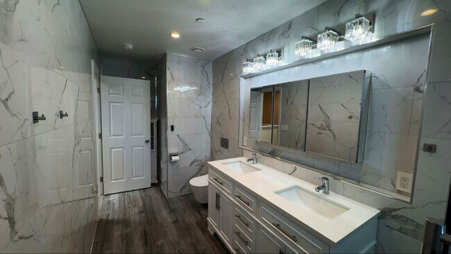 Building Photo - Move in Special! 2 Weeks free!  Home for R...
