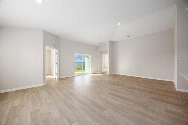 Building Photo - 1724 Vanilla St