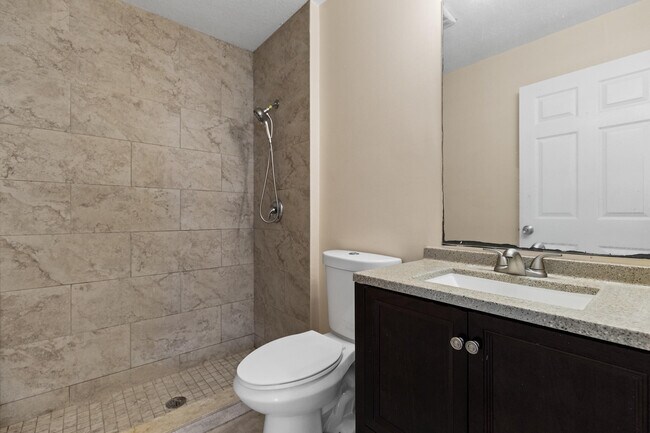 Building Photo - 2110 SW Trenton Ln