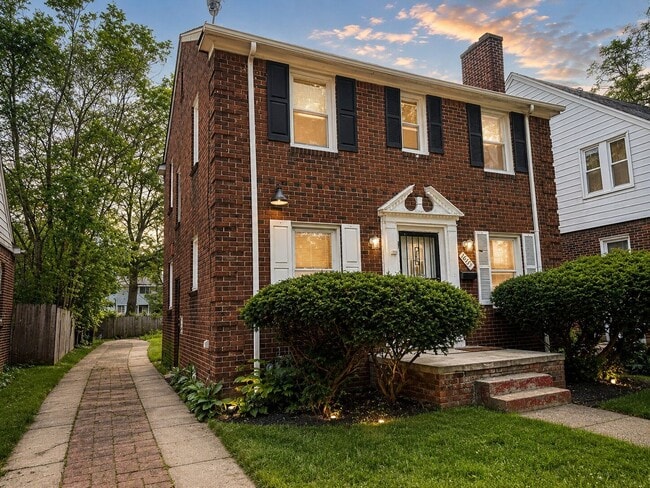 Building Photo - Spacious 3-Bedroom Home Ready for Move-In