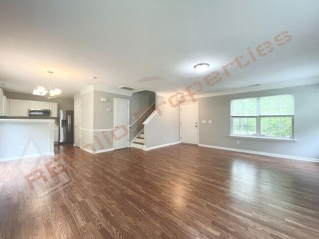 Building Photo - Beautiful 3 Bedroom 1 Car-Garage Home loca...