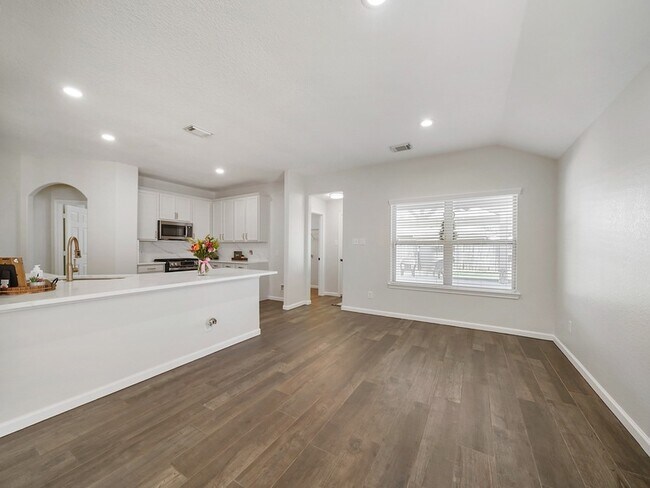 Building Photo - 3301 Clover Hill Ln