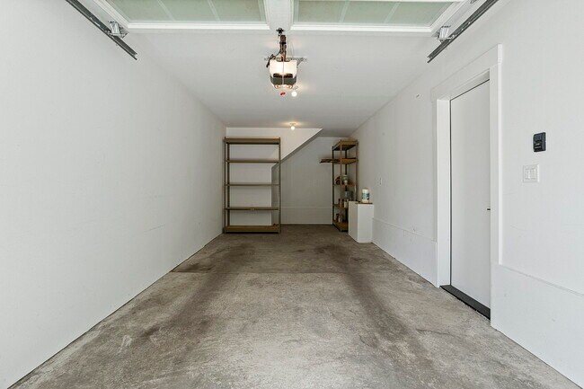 Building Photo - 1806 N Watts St
