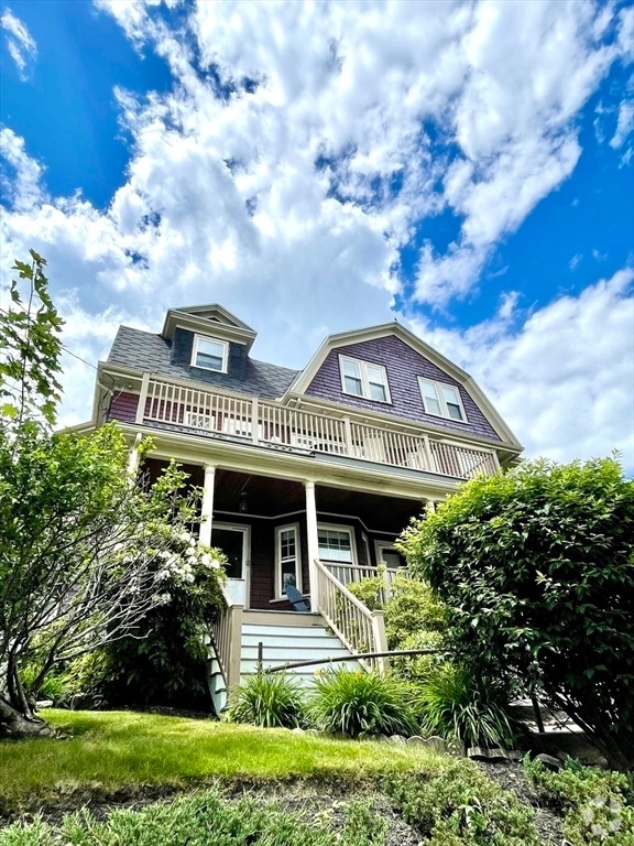 Building Photo - 53 Hillsdale St