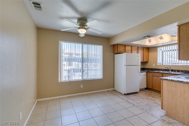 Building Photo - 7300 W Pirates Cove Rd