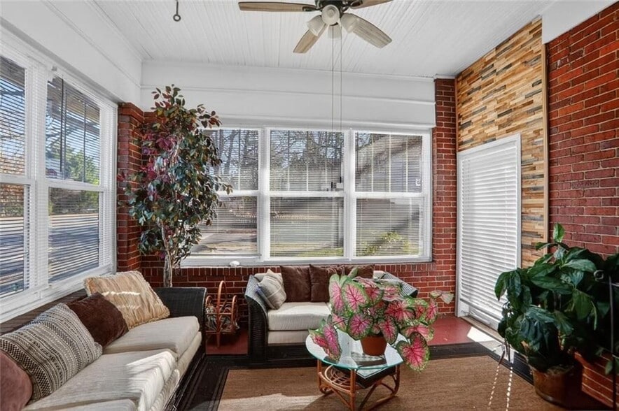 Building Photo - 203 Winter Ave