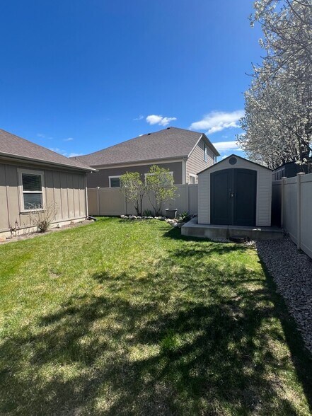 Building Photo - 761 Oak Green Dr