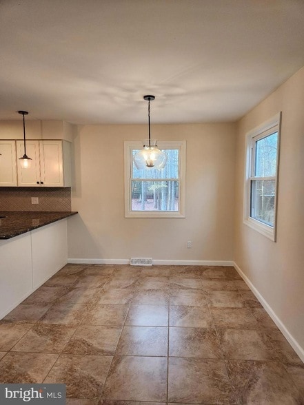 Building Photo - 33 Old Red Lion Rd