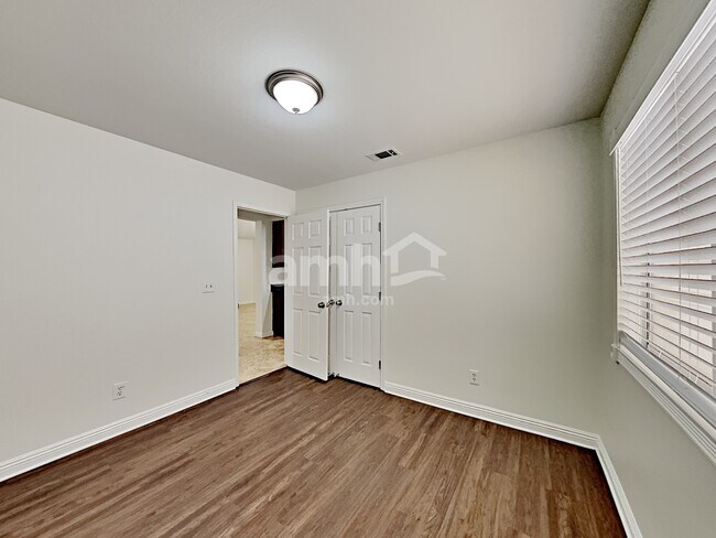 Building Photo - 8630 Tiverton Rd