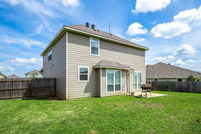 Building Photo - 1010 Harvest Ln.