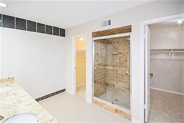 Building Photo - 2814 Field Line Dr