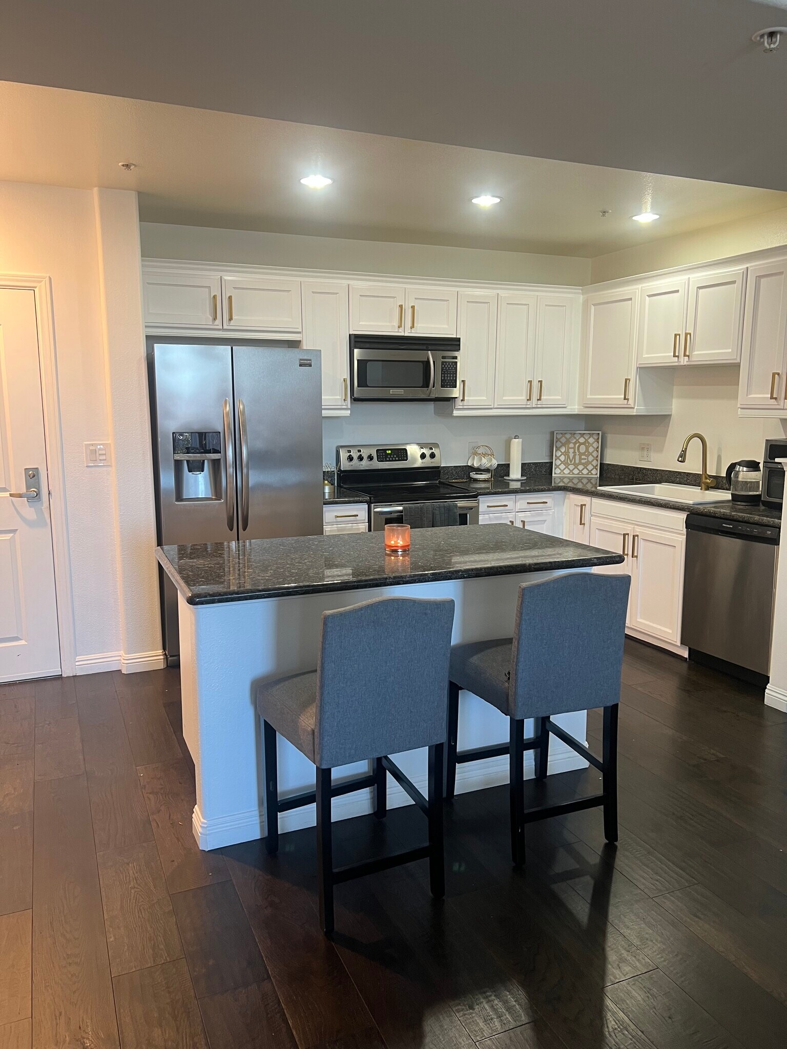 Building Photo - 3740 Santa Rosalia Dr