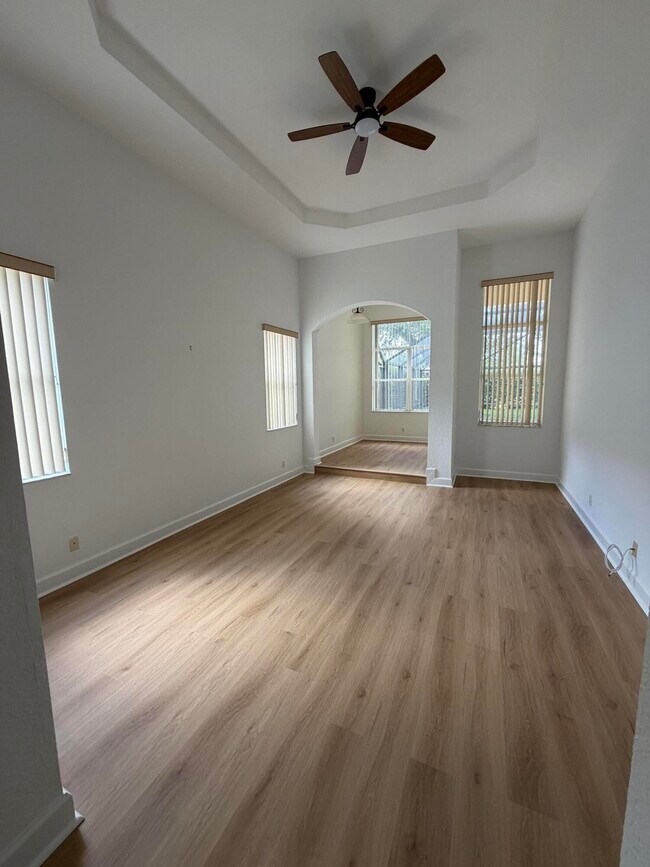 Building Photo - 10440 Cypress Lakes Preserve Dr