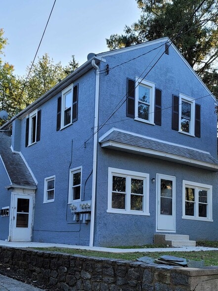 Front House View - 108 Chestnut Pkwy