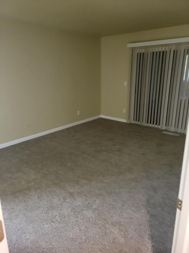 Building Photo - Quiet Area.1%-